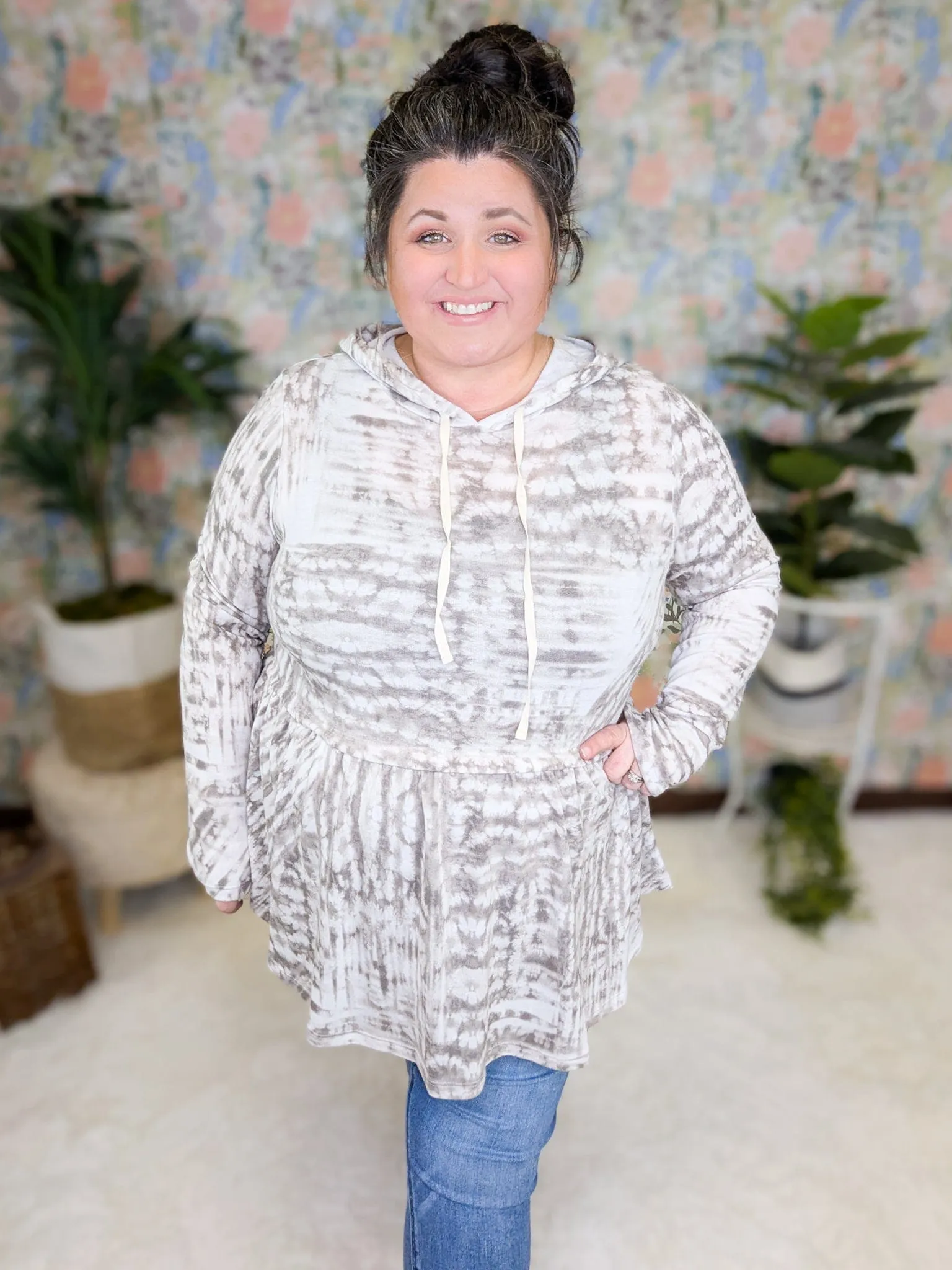 Julie Abstract TieDye Babydoll Hoodie in Taupe Gray