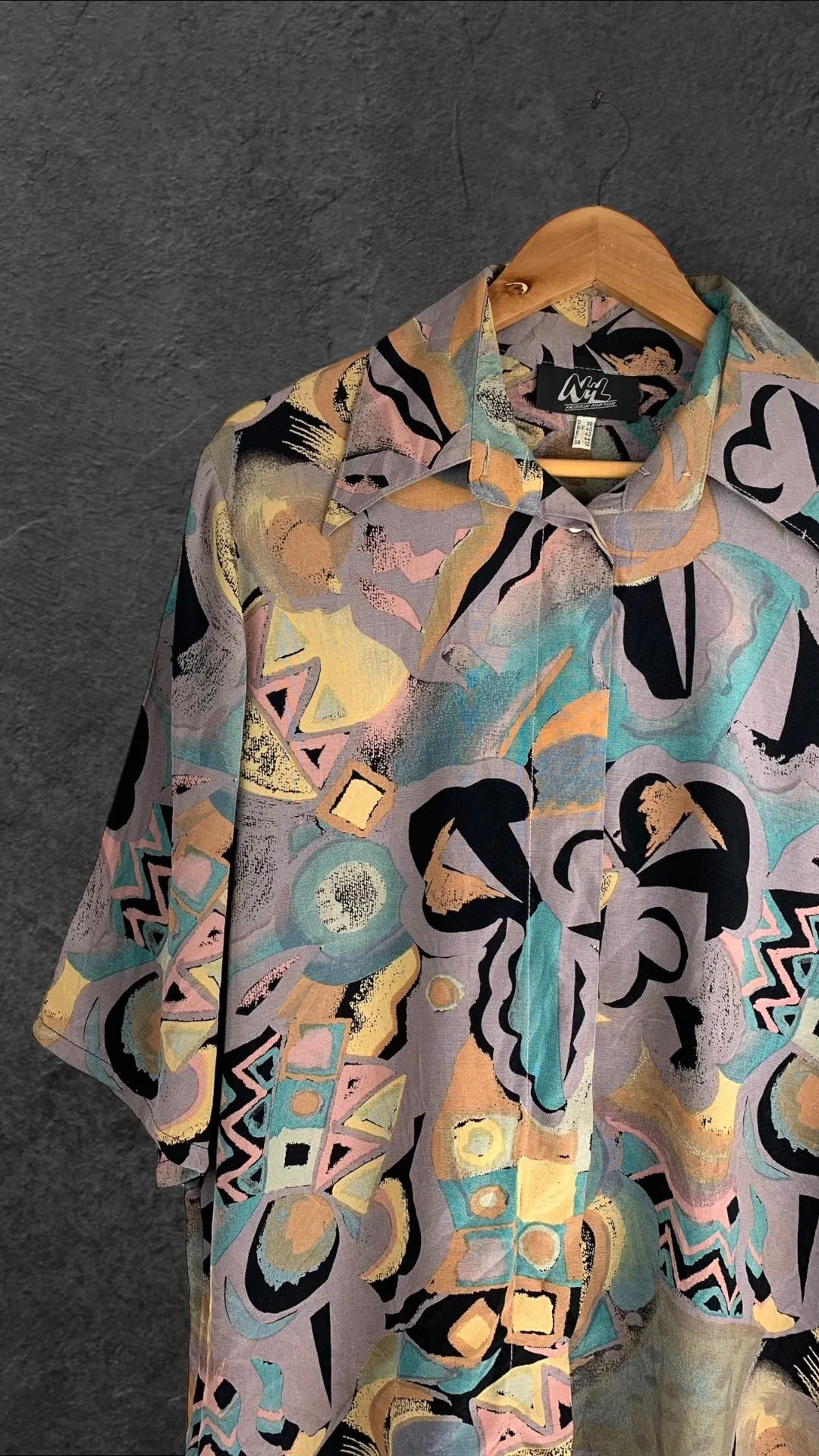 N   L BUTTON UP VINTAGE SHIRT